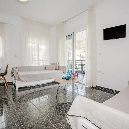 Apartment Nexus Lodging *